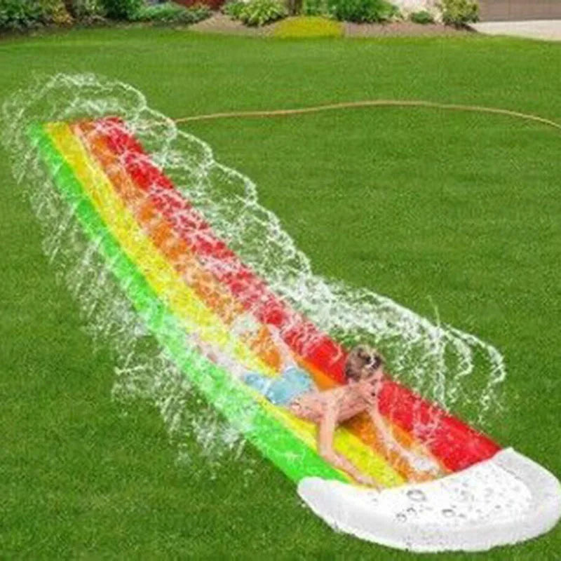 Scivolo d'acqua gonfiabile per bambini da giardino