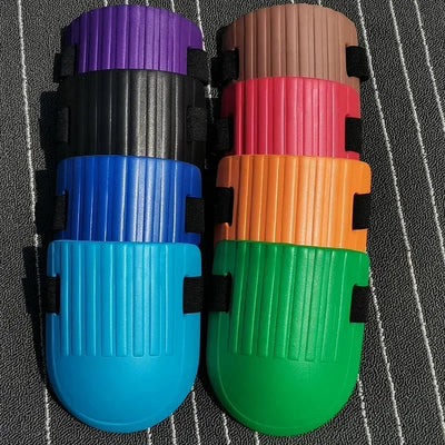 Wytrzymałe nakolanniki do pracy z płytkami, cementem i w ogrodzie – narzędzie ochronne odporne na wilgoć